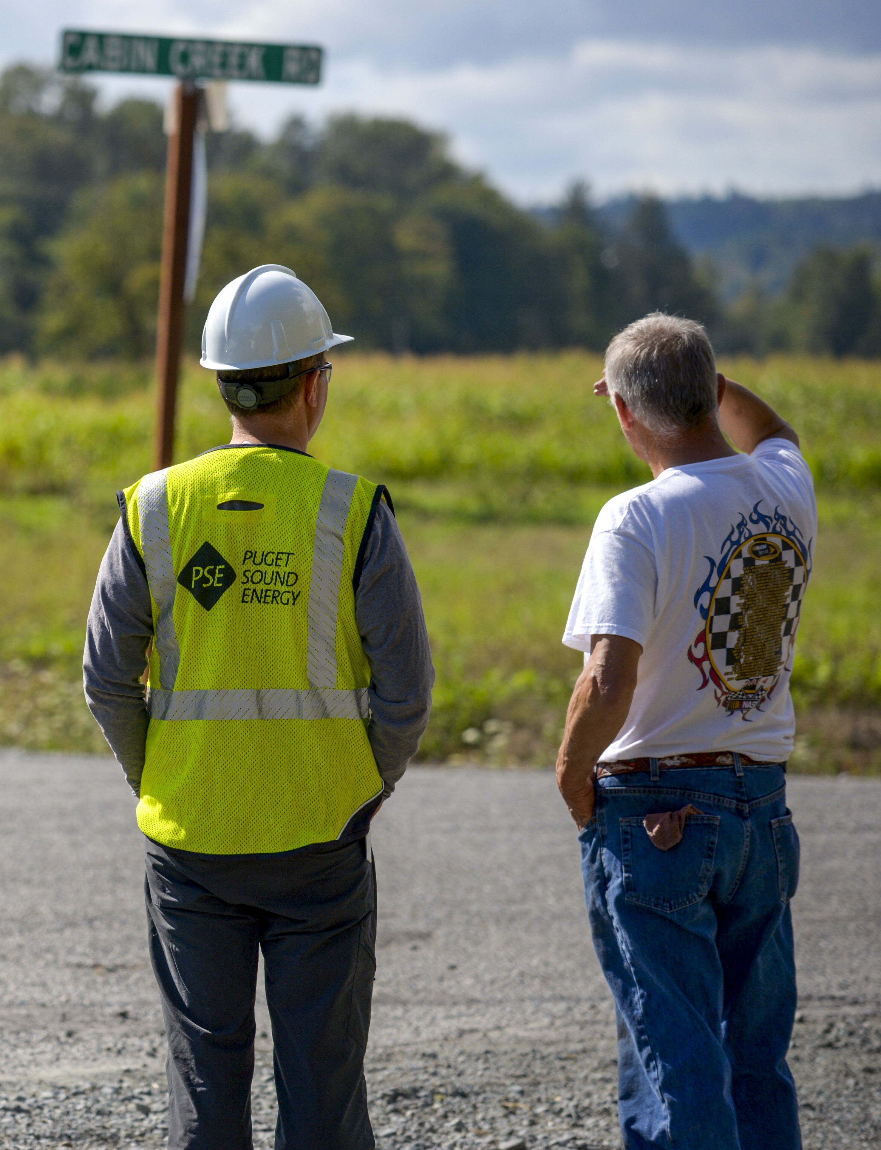 PSE employee chatting with a customer